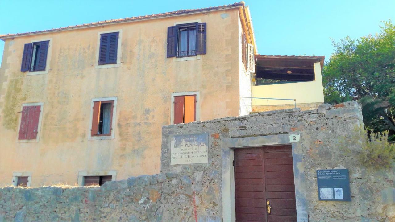 Two-Bedroom Apartment With Sea View,Big Terrase And Garden Stari Grad  Exterior photo